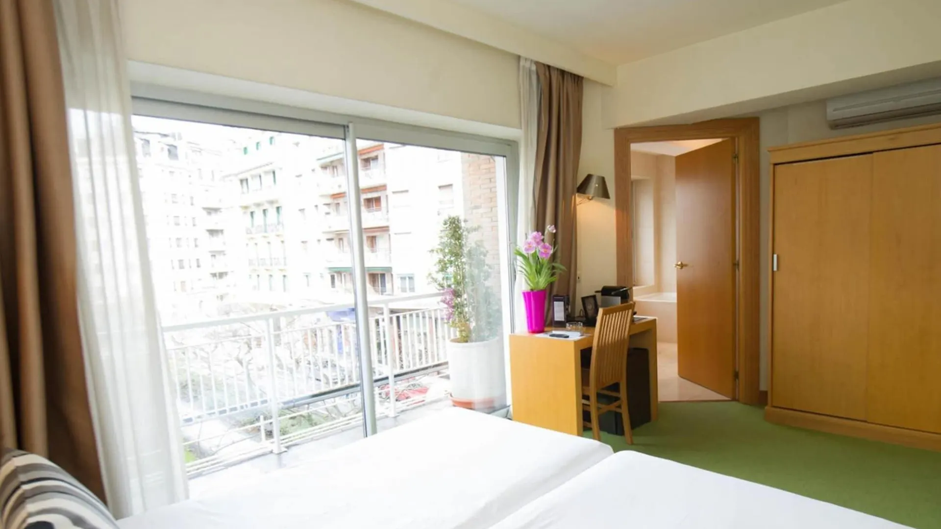 Hotel Zaragoza Plaza San Sebastián Spagna