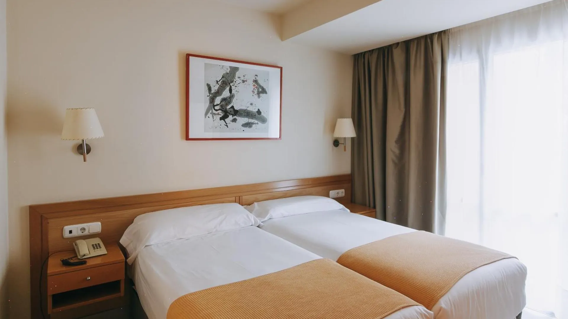 Hotel Zaragoza Plaza location