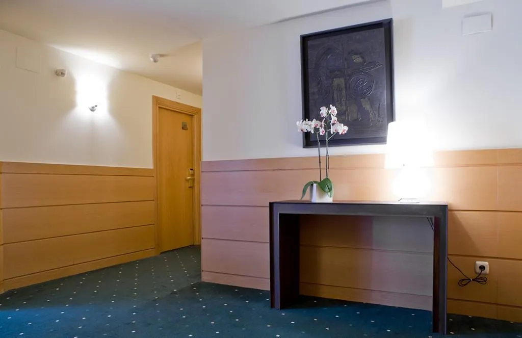 Hotel Zaragoza Plaza San Sebastian